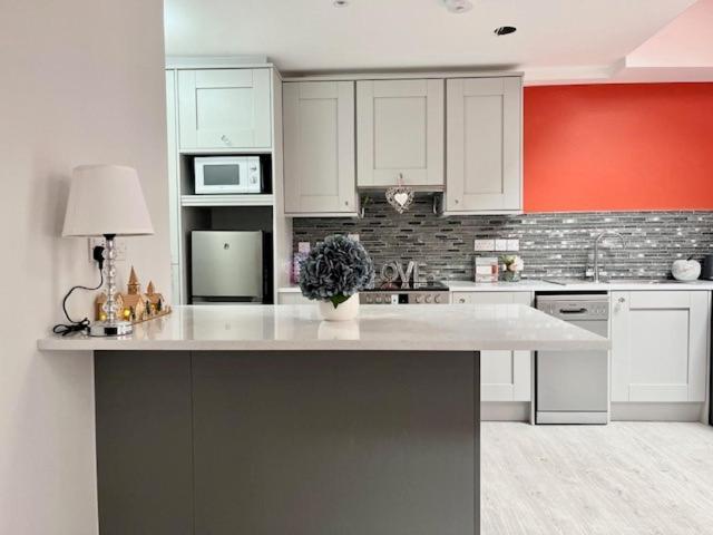 Trinity Apartments Four 1-Bedroom Apts Waterford City Centre エクステリア 写真